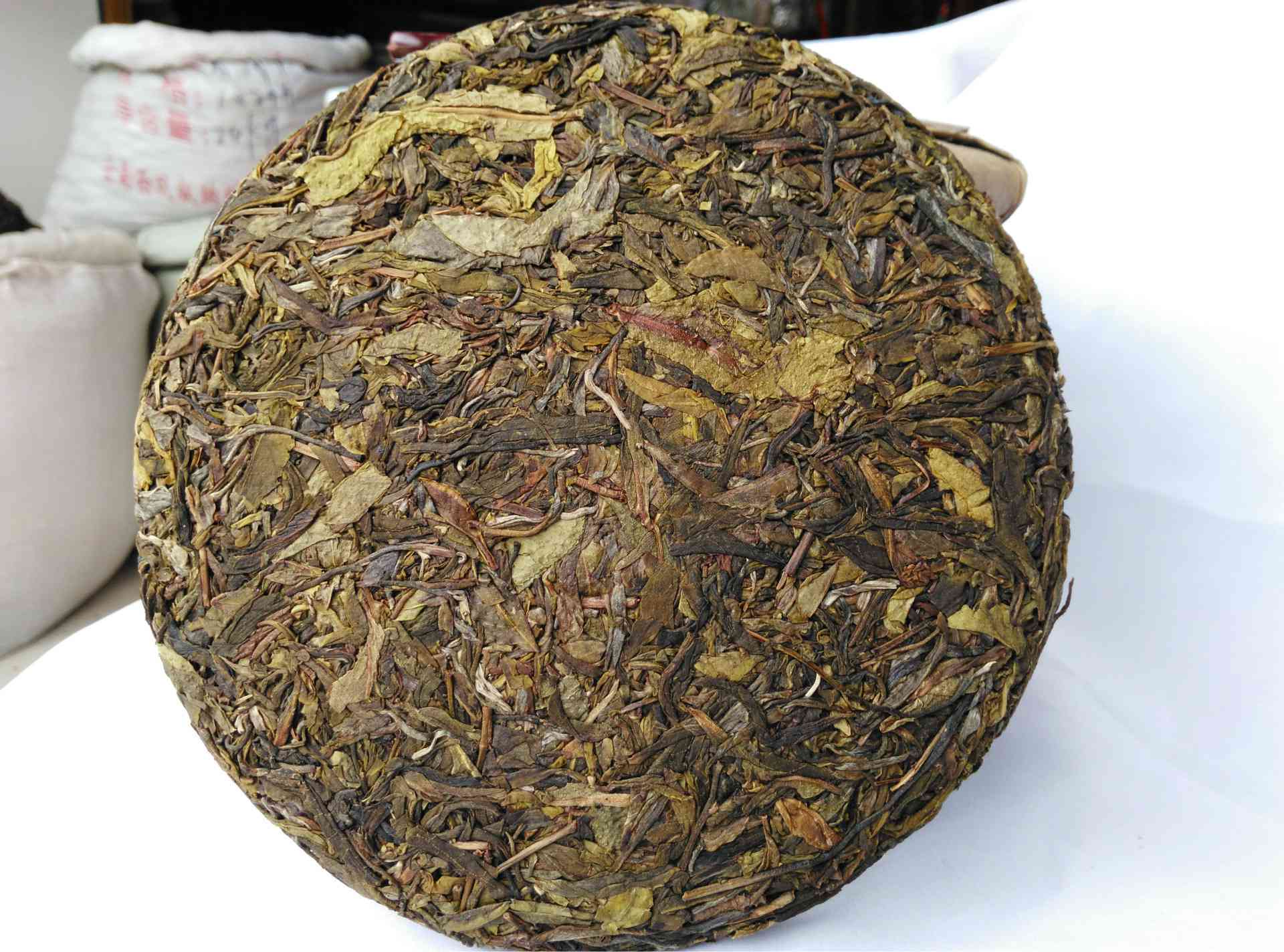 班章普洱茶黄金叶生茶