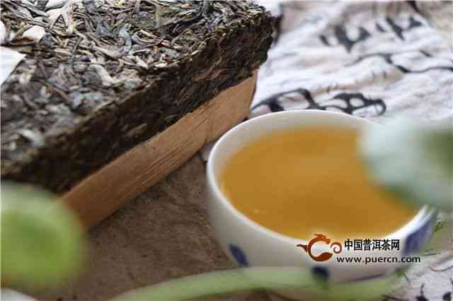 四星大白菜砖茶：下关普洱茶中的绿色宝藏与独特风味