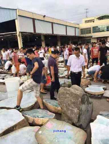 广州翡翠玉石场：天然翡翠手镯菲勒真实行货价格核验有限供应