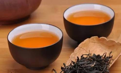 冰岛普洱茶：红茶还是绿茶？探讨其制作工艺及口感特点