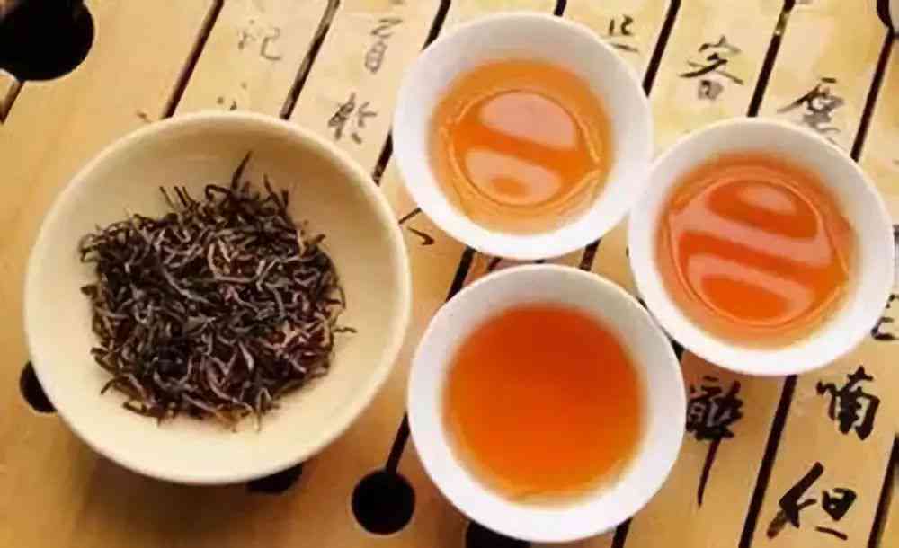 冰岛普洱茶：红茶还是绿茶？探讨其制作工艺及口感特点