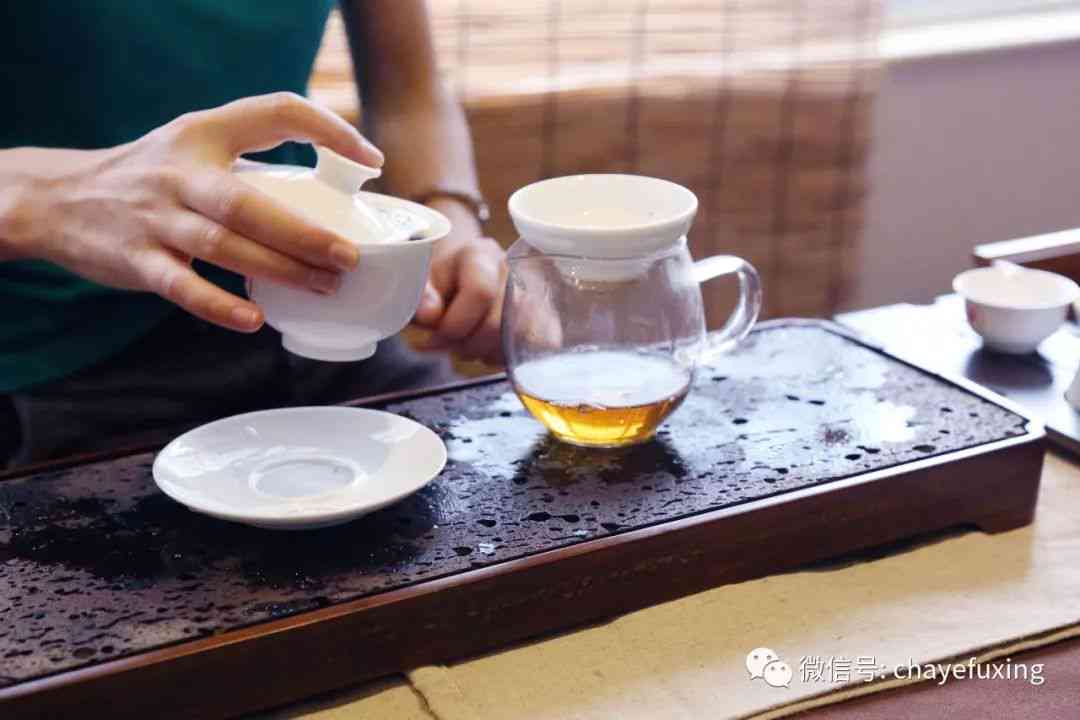 普洱茶拼配：茶叶艺术中的多元化融合与创新