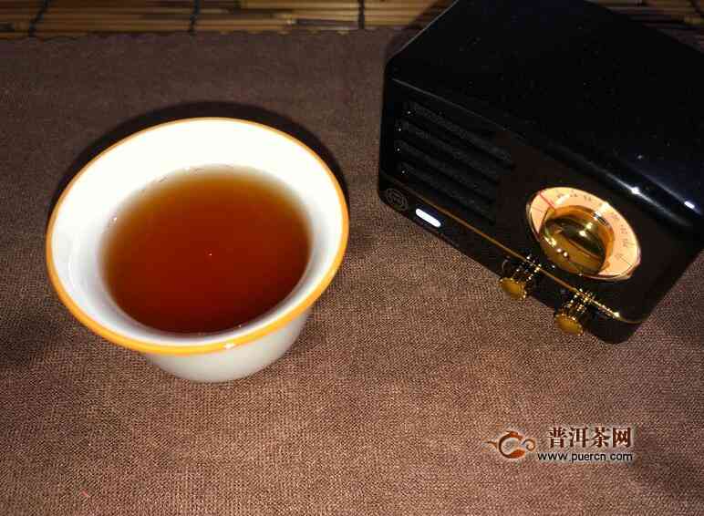 云南南糯七子饼茶：古茶巴巴批发价，品鉴独特口感