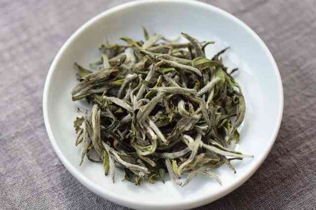 普洱茶散茶和茶饼哪个效果好点