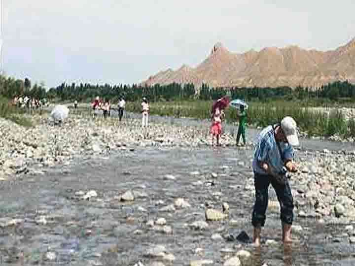 新疆瓦石峡捡和田玉的地方