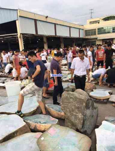 深圳宝安水贝翡翠原石批发新天地，探秘翡翠原石的选购与收藏之道