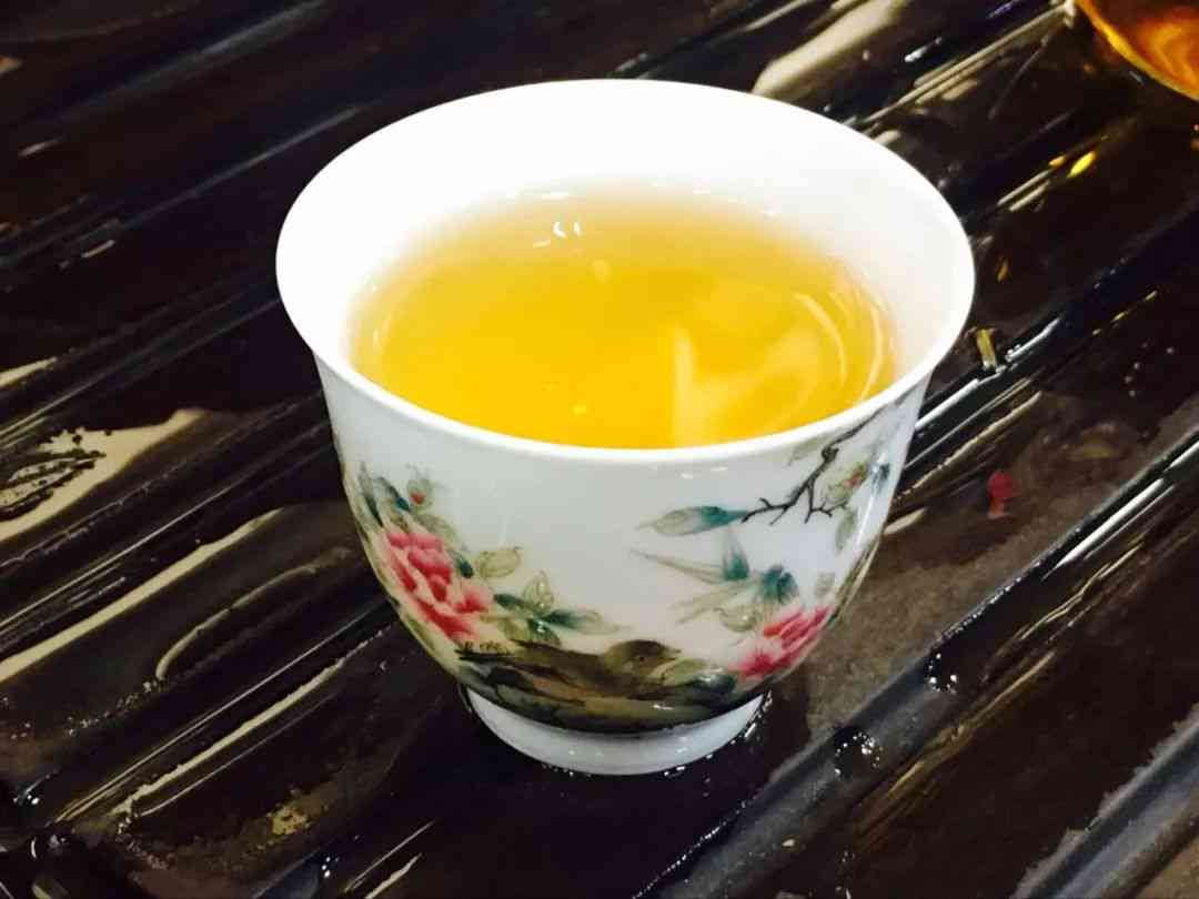 '铁观音茶叶：普洱茶还是绿茶好？'