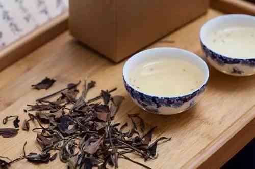 各种茶叶品种对降尿酸的影响比较：绿茶、红茶、普洱茶和白茶