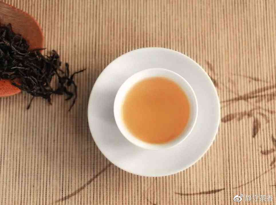 深入了解：凤凰单丛茶与普洱生茶之间的独特韵味比较