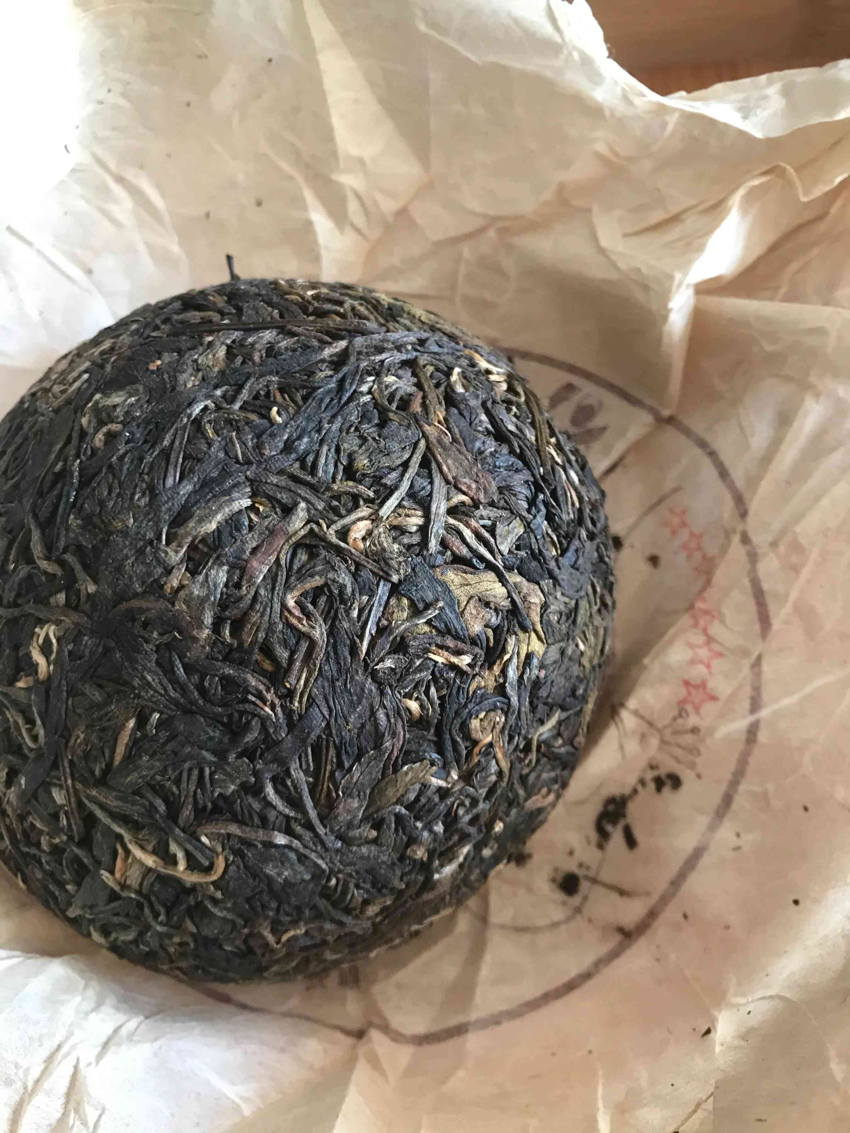 普洱茶是饼好还是沱好：探究普洱茶饼与沱茶的区别及优劣