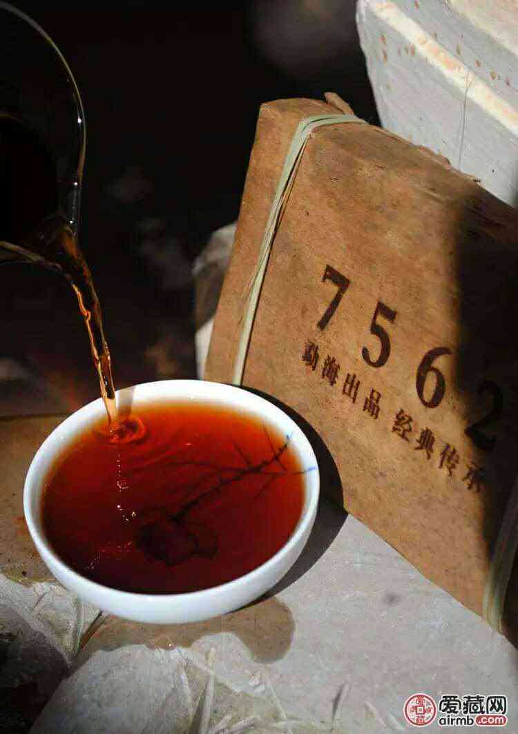 7562普洱茶砖：生茶还是熟茶？解答关于茶叶类型的疑问