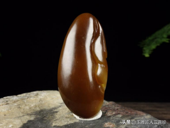 探究和田玉半糖料的价值与收藏前景：一种独特的糖色宝石分析