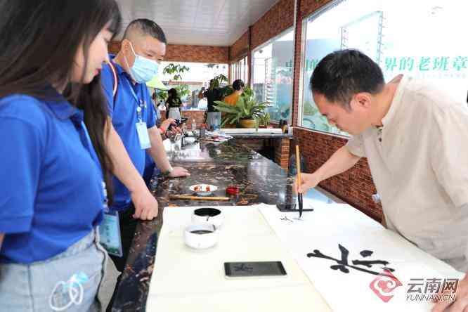 华祥苑老班章生茶：品质与价格的完美平，品尝普洱茶的独特魅力