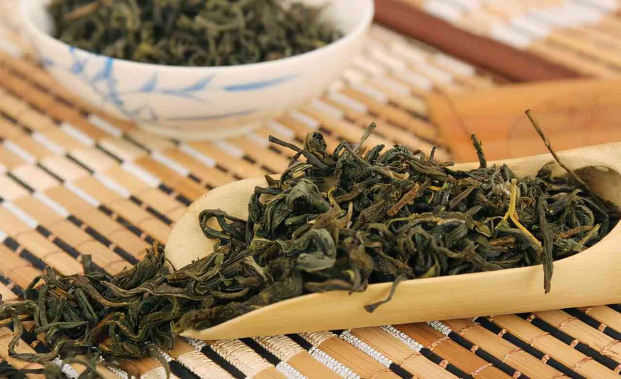 探索茶叶的世界：白茶、普洱茶与红茶，哪种口感更独特？