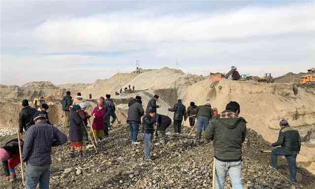 新疆和田玉矿场旅游攻略：门票价格、开放时间及游玩路线详解