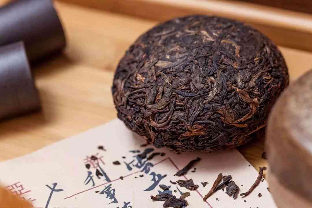 探究普洱茶饼的易碎性：手动操作是否可行？