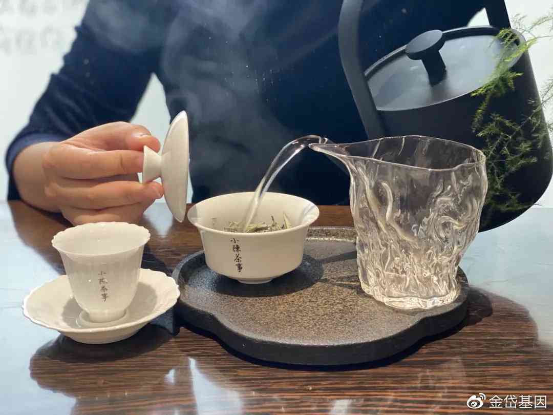 冬天喝白茶还是喝普洱茶