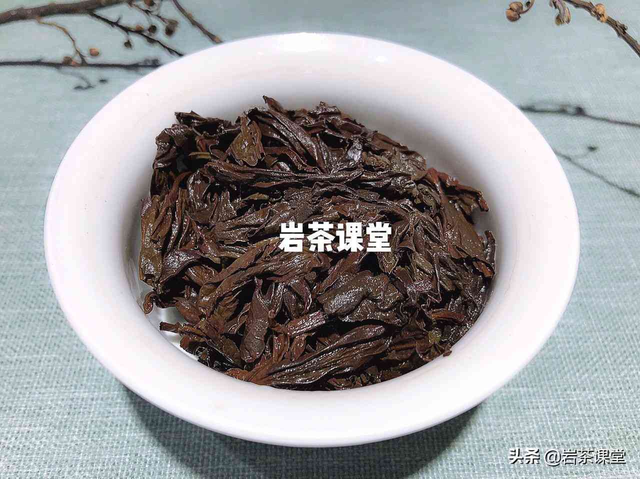 新普洱茶饼品尝：香气缺失的原因分析