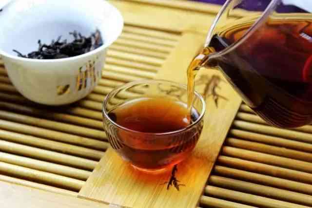 普洱茶2016年还是17年的好：现在能喝吗？过期时间是什么时候？价格是多少？