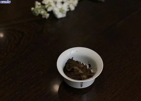 普洱茶泡过后茶叶变黑的原因及解决方法，让你的茶水更清澈