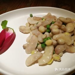 荷塘月色美食：河塘月色的独特制作方法