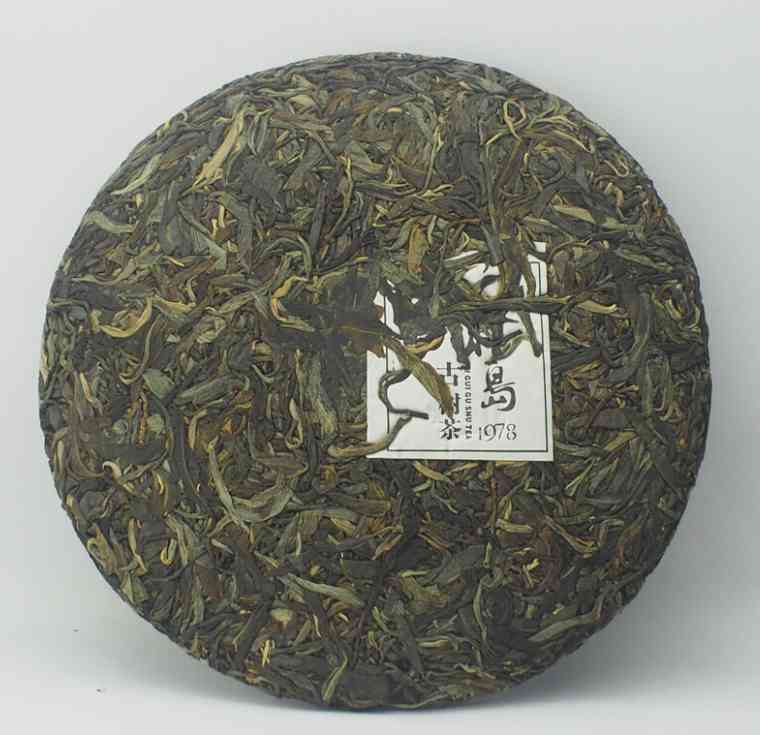 云南普洱2007年份茶饼：珍藏古树韵味，尽显岁月沉淀，品鉴高端茗茶之美