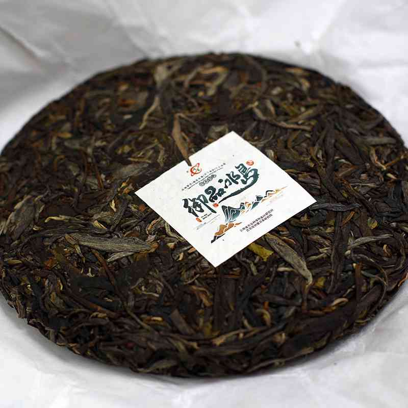 云启号牛转乾坤古树冰岛普洱茶生茶200g: 精选原料，古树茶韵，独特风味