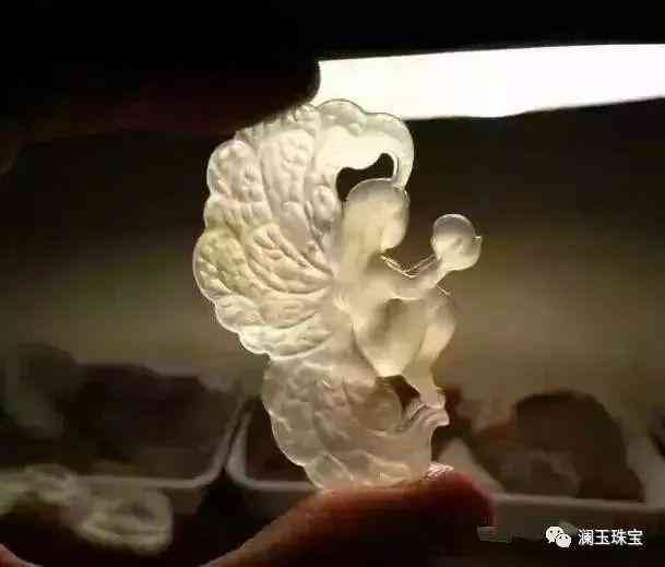 翡翠雕刻与腊制品制作的艺术融合：翡翠煮腊工艺