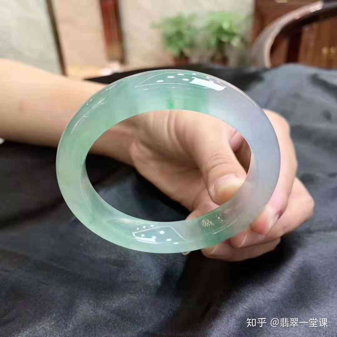 定制翡翠手镯可靠吗？安全吗？多少钱？比成品便宜吗？