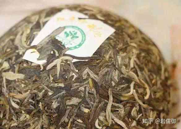 探究普洱茶饼形状与品质关系的新视角：太碎的普洱茶是否意味着假货？