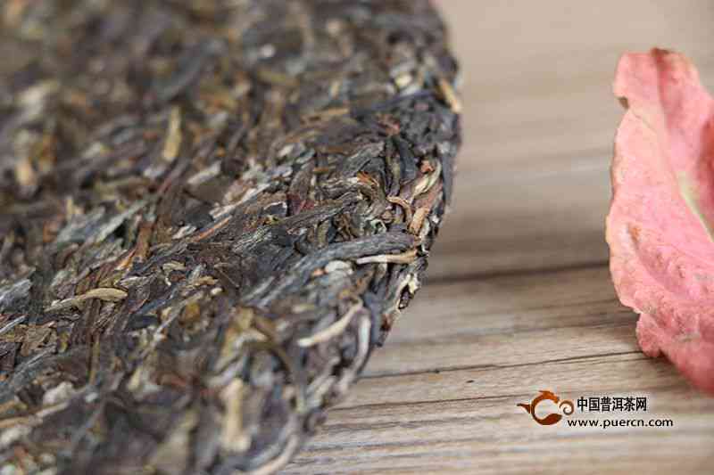 普洱茶发酵后的不同阶及其特点：从生茶到熟茶的转变详解