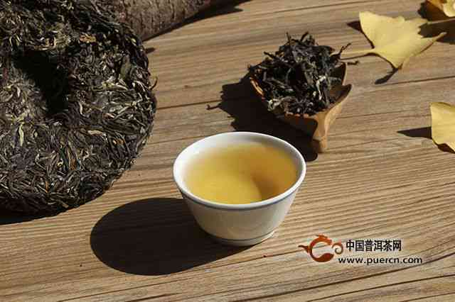 石佛洞大黑山普洱茶生茶饼