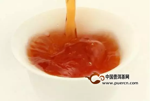 普洱茶与花相遇：泡法及效果解析，让您品尝出独特风味！