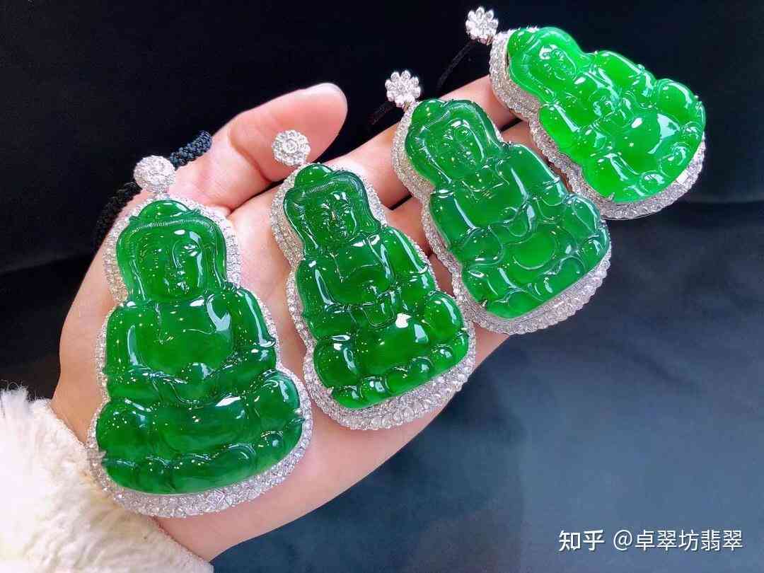 绿意盎然：辣绿色调的翡翠饰品如何展现其独特魅力与价值