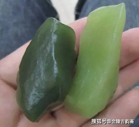 且末青白料在和田玉中的独特特征与颜色解析