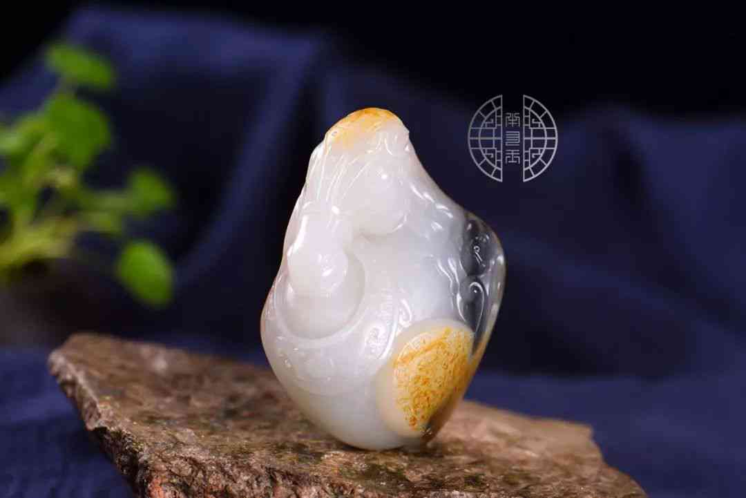 岫玉501:泡水的奥秘与使用技巧，让你深入了解这款宝石的魅力