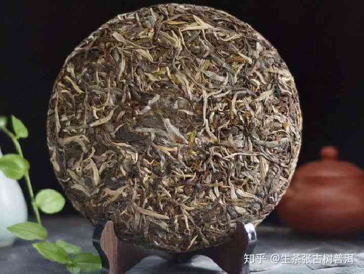 普洱茶压饼与散茶哪个好：区别与比较