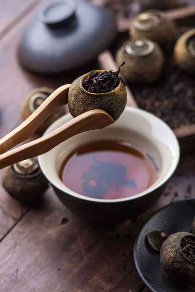 小青柑普洱茶：新还是干的好喝？