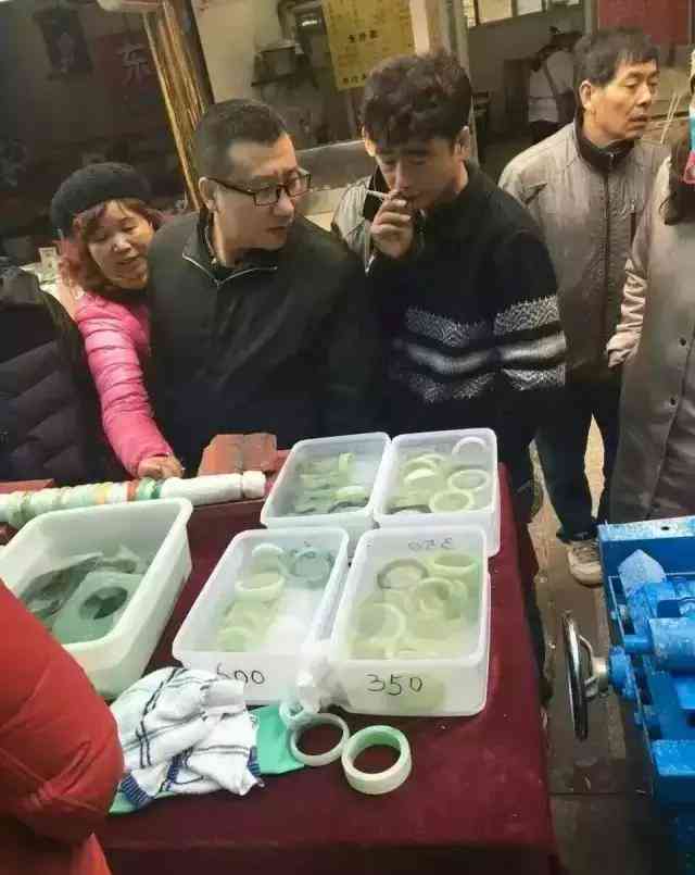 南宁唐山路翡翠手镯是真的吗