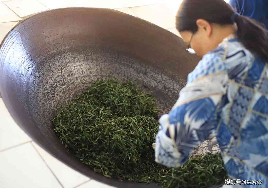 探究手工炒制普洱茶的独特工艺及其对茶叶香气和口感的影响