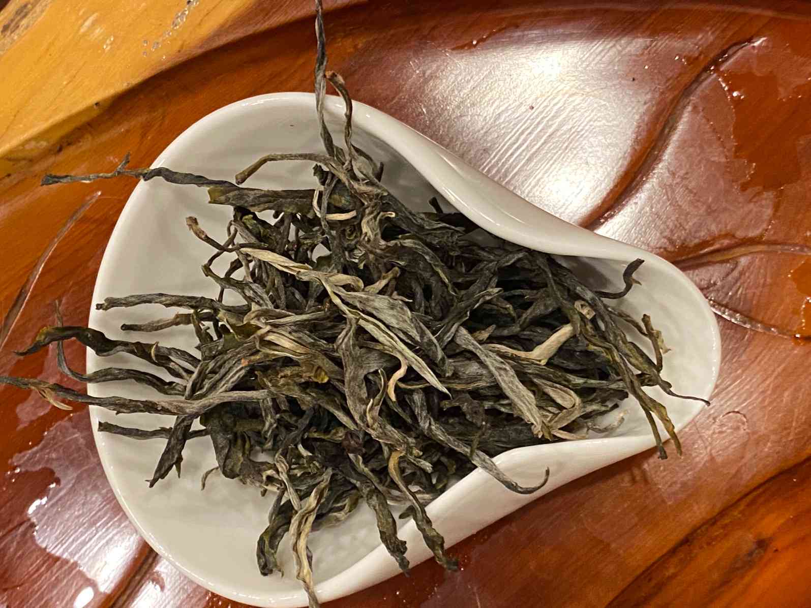 初春普洱茶：早春与春茶的品质与选择