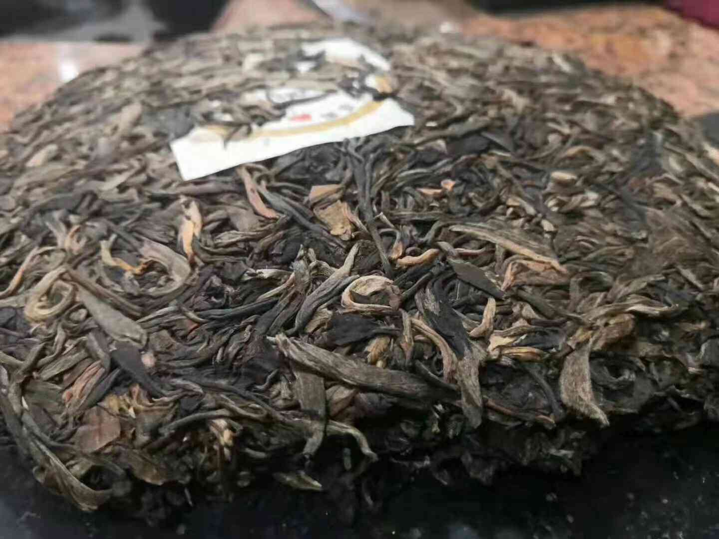 冰岛古树普洱茶生茶：独特风味与价格解析