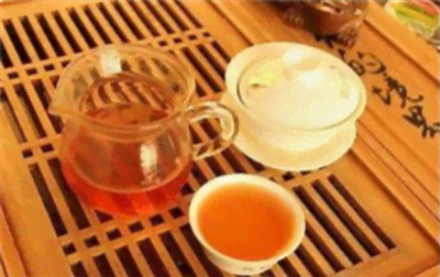 普洱茶泡后色泽深沉，探究其原因与品饮体验的关联