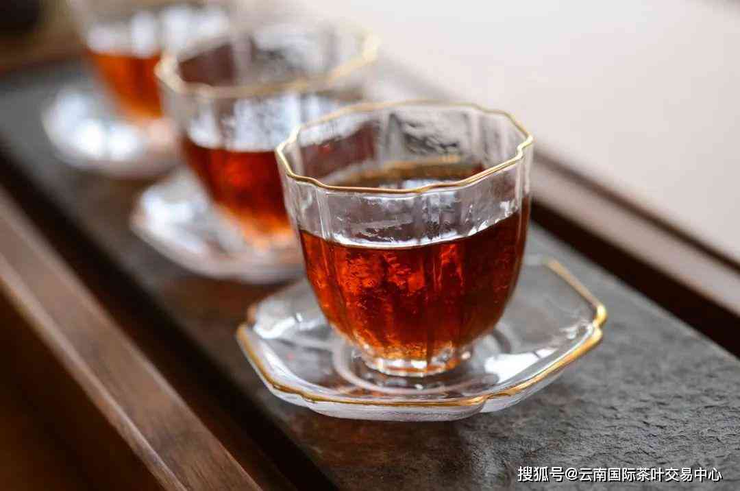 普洱茶挂杯与不挂杯：哪一种更好？解析两者特点及影响因素