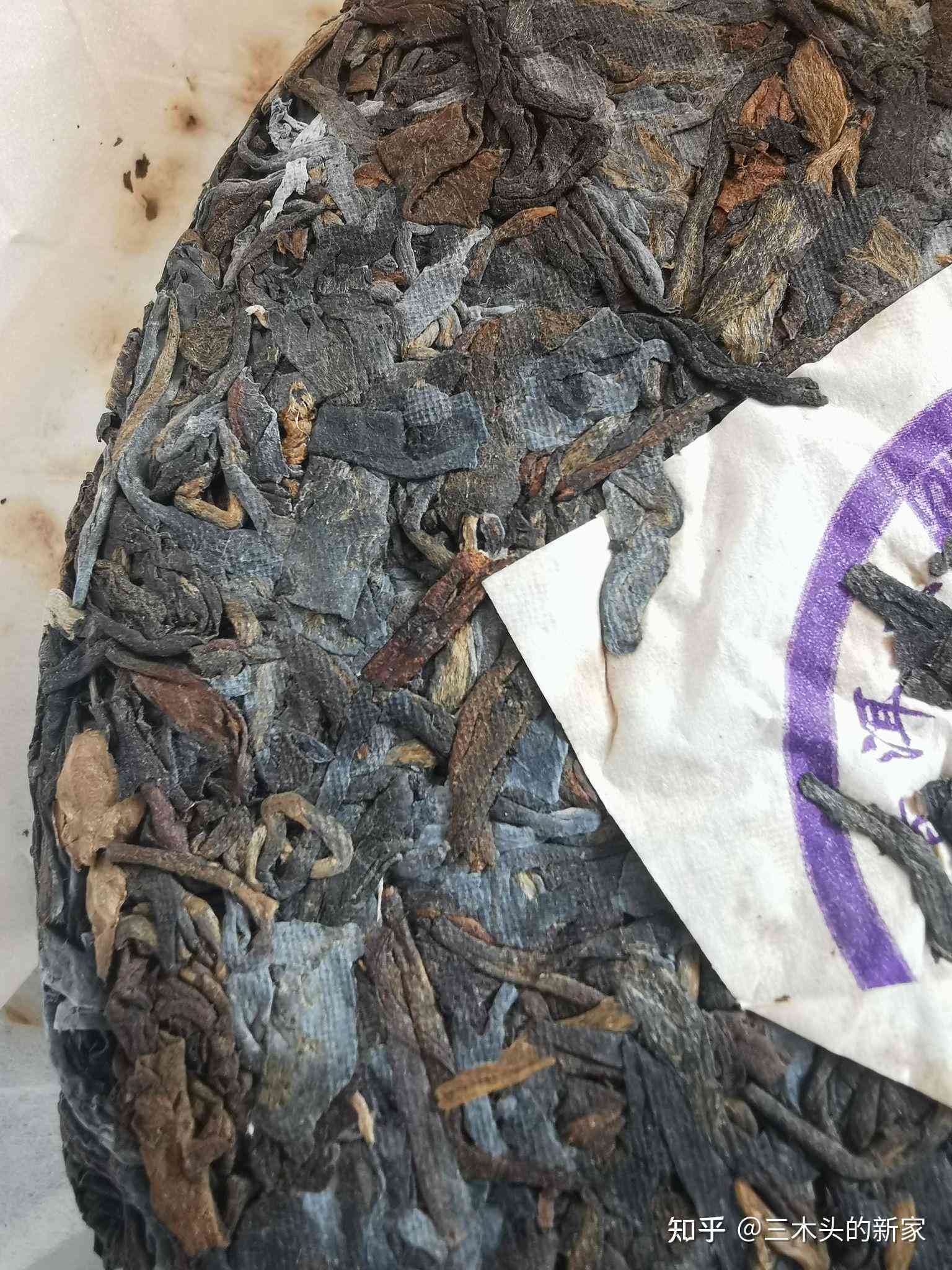 普洱茶老茶上的白点是否影响饮用？如何处理？