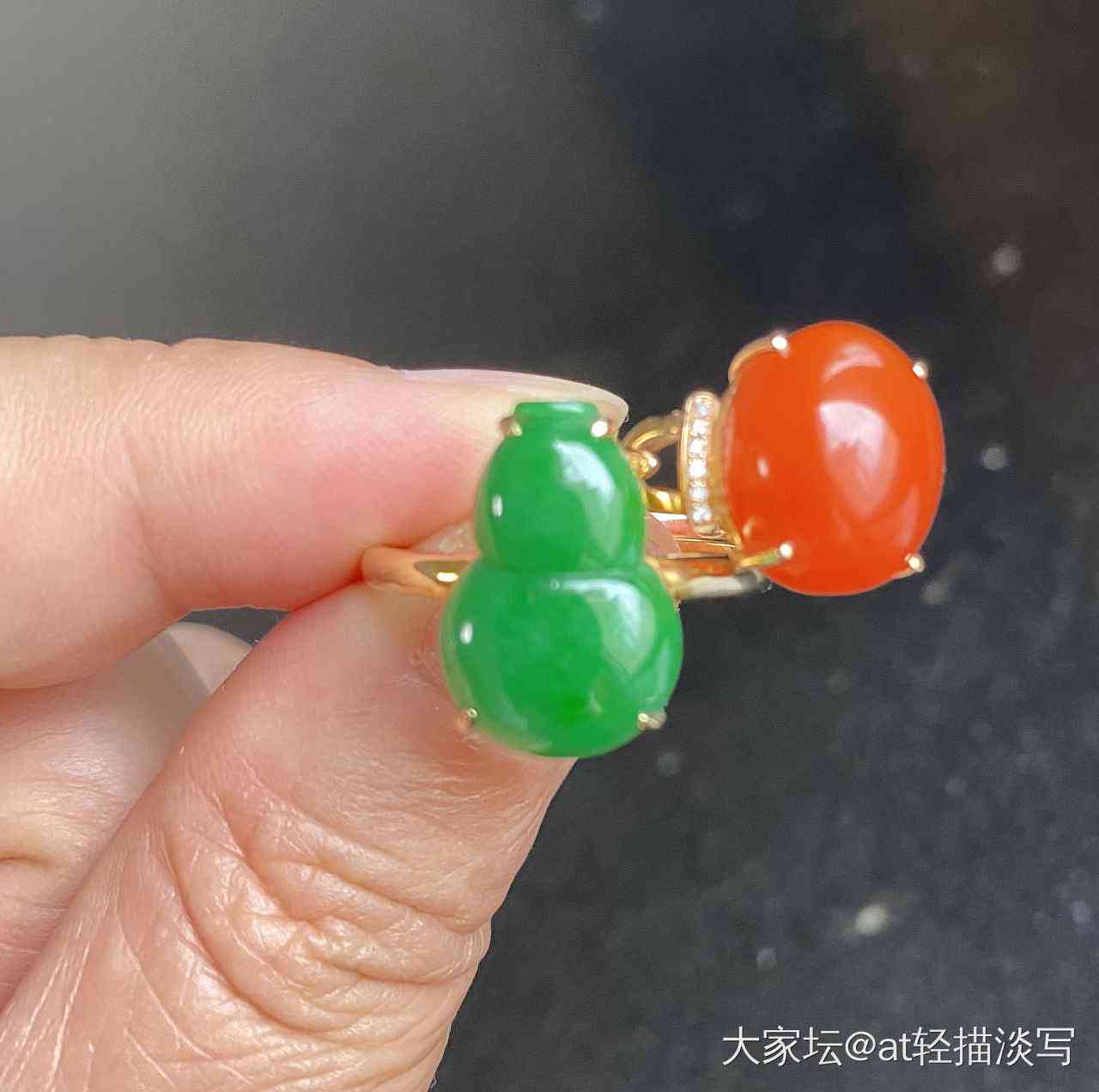 红色绿色相间的翡翠