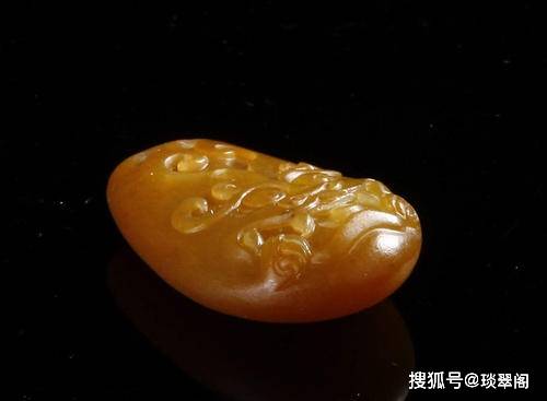 顶级黄沁和田玉珠子手串：全沁籽料，珍贵价值，独特盘玩效果，原石欣赏