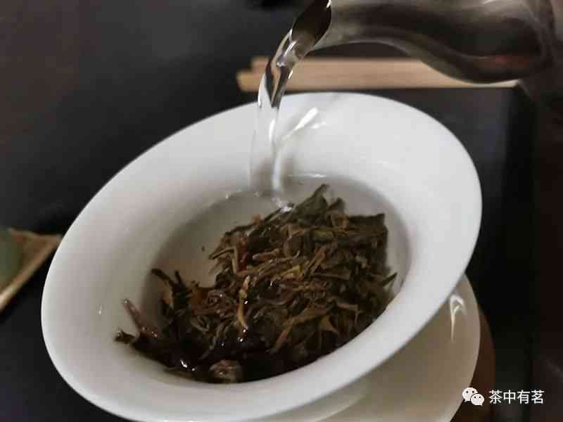 普洱茶冲泡水：合适的度是多少？