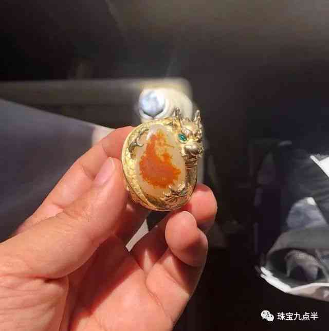 和田玉独籽包金吊坠价值评估：值得投资吗？