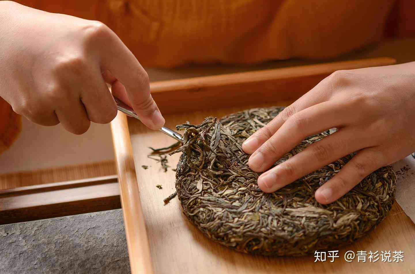 普洱茶：泡茶饼还是散茶？哪种方法更适合您？